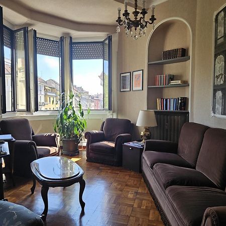 Homegallery - Elegante Appartamento Milanese 외부 사진