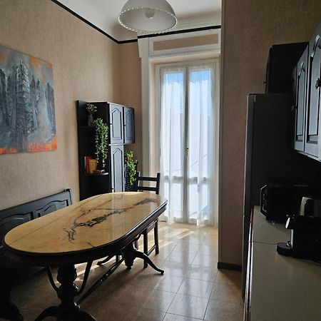 Homegallery - Elegante Appartamento Milanese 외부 사진