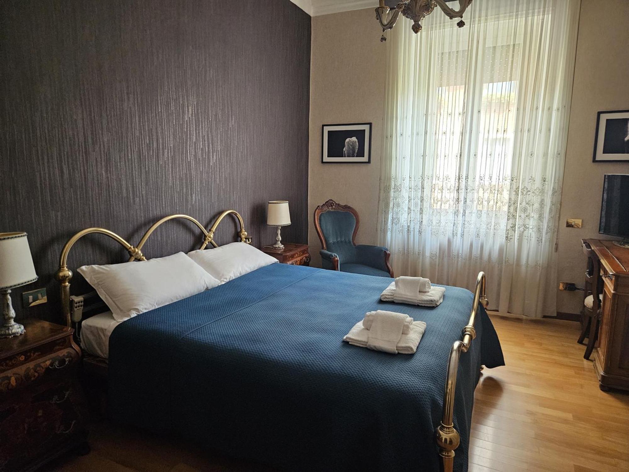 Homegallery - Elegante Appartamento Milanese 외부 사진