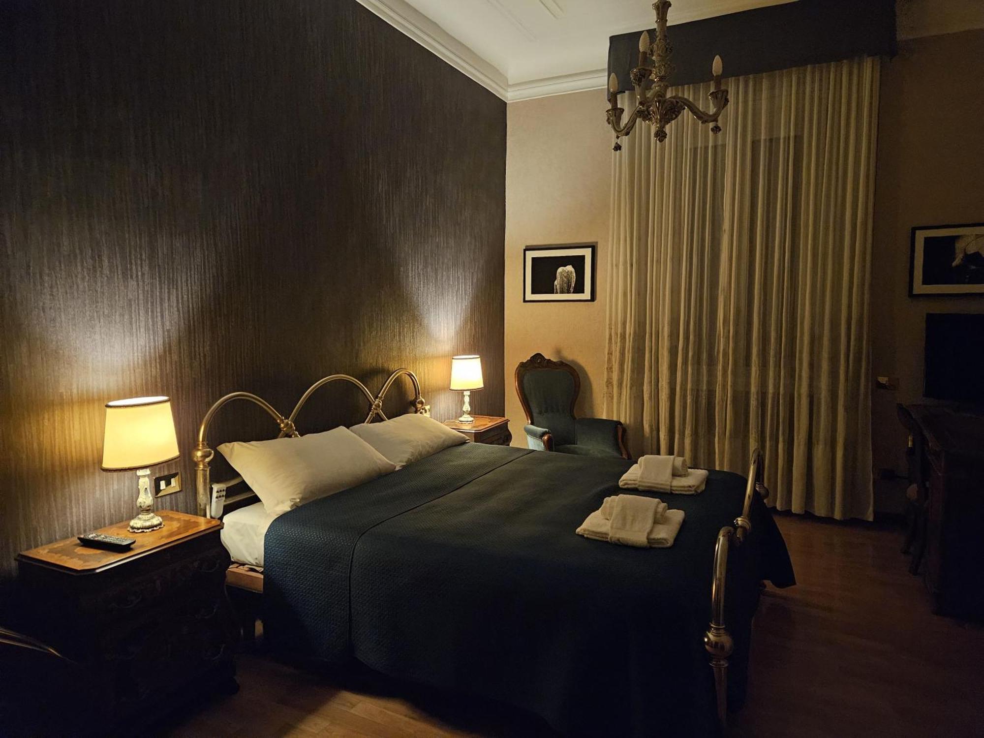 Homegallery - Elegante Appartamento Milanese 외부 사진